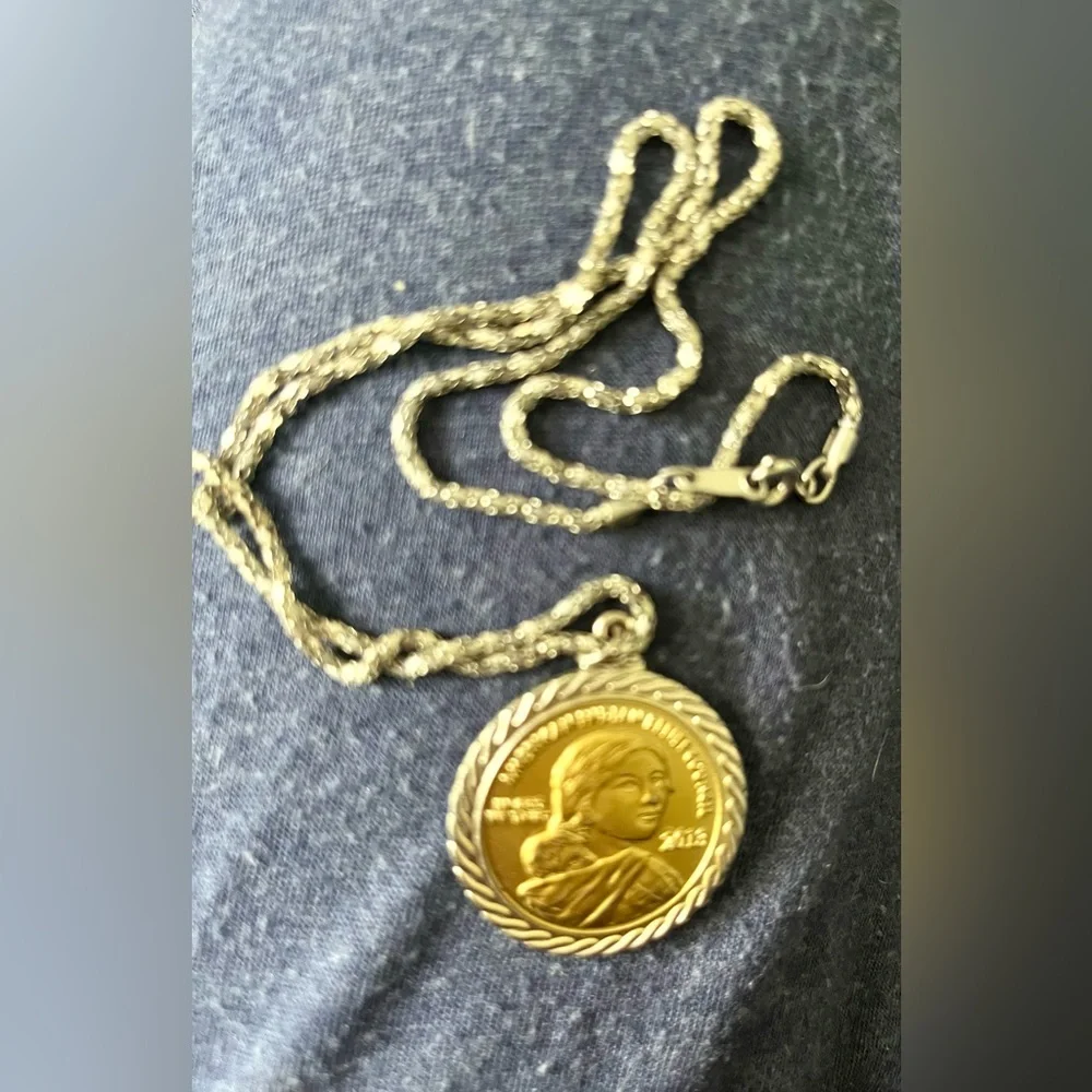 American Indian Relief council 2013 coin Pendant On Silver-Tone Chain - Picture 6 of 7